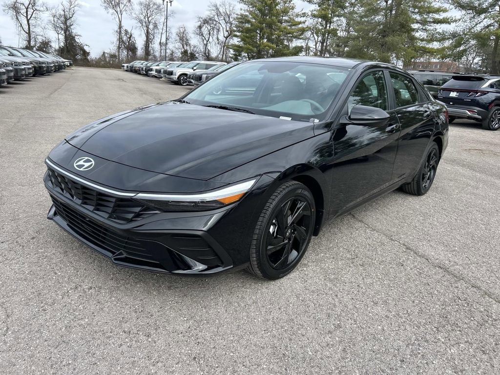 New 2026 Hyundai Elantra Sport FWD image 3