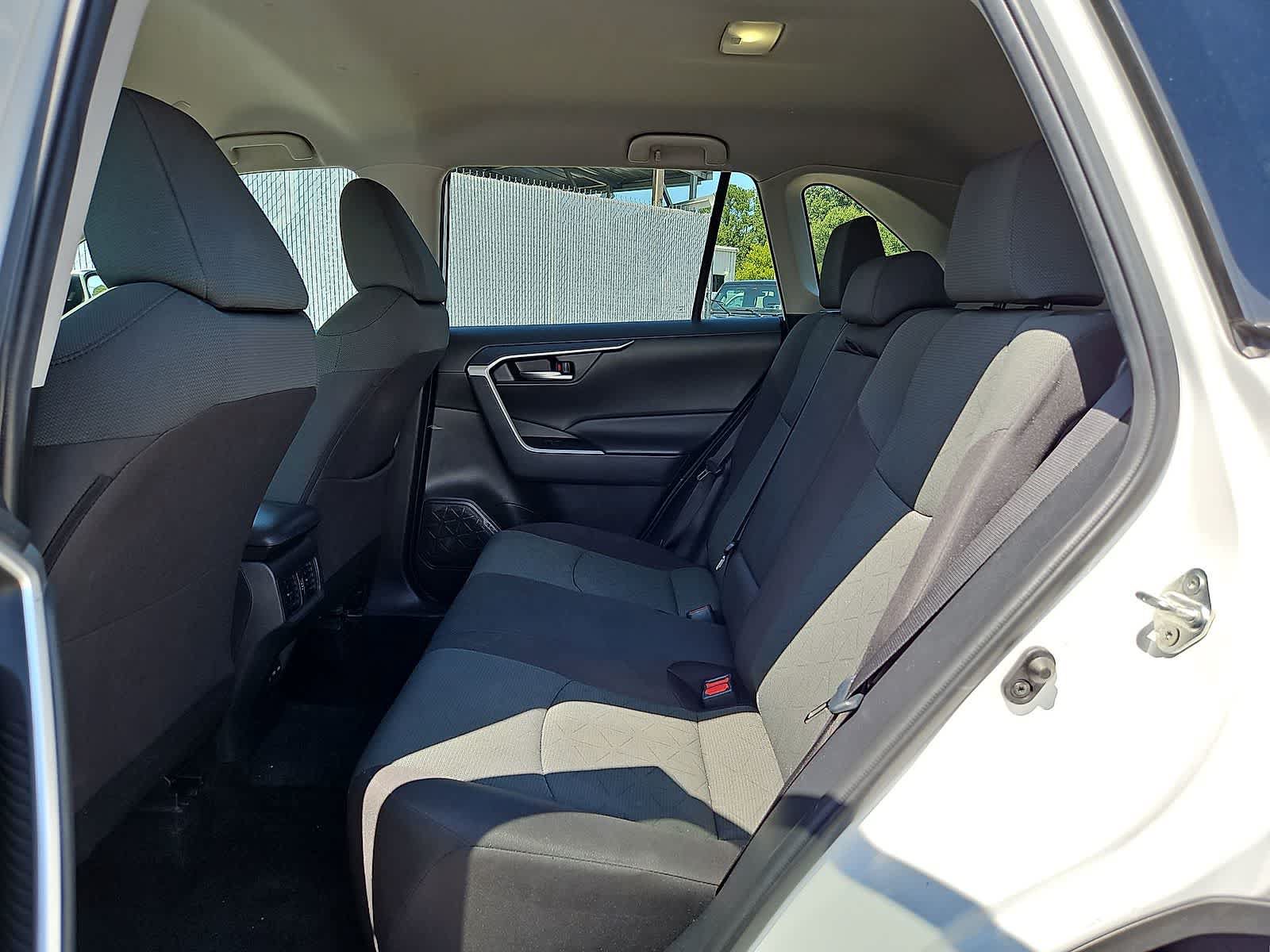 Used 2024 Toyota RAV4 XLE FWD image 29