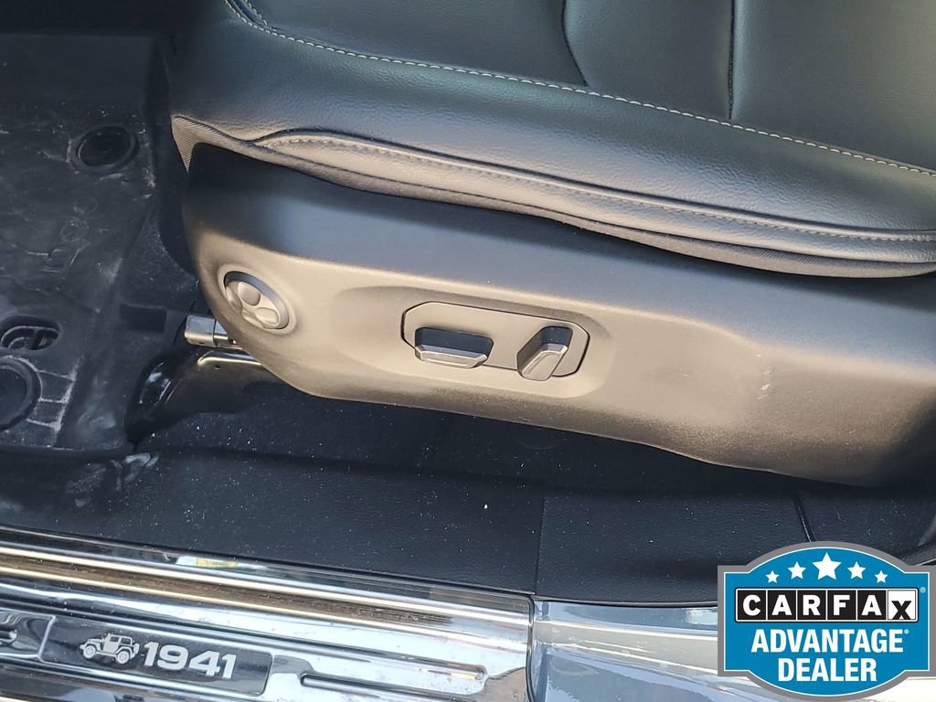 Used 2024 Jeep Wrangler Sahara image 30