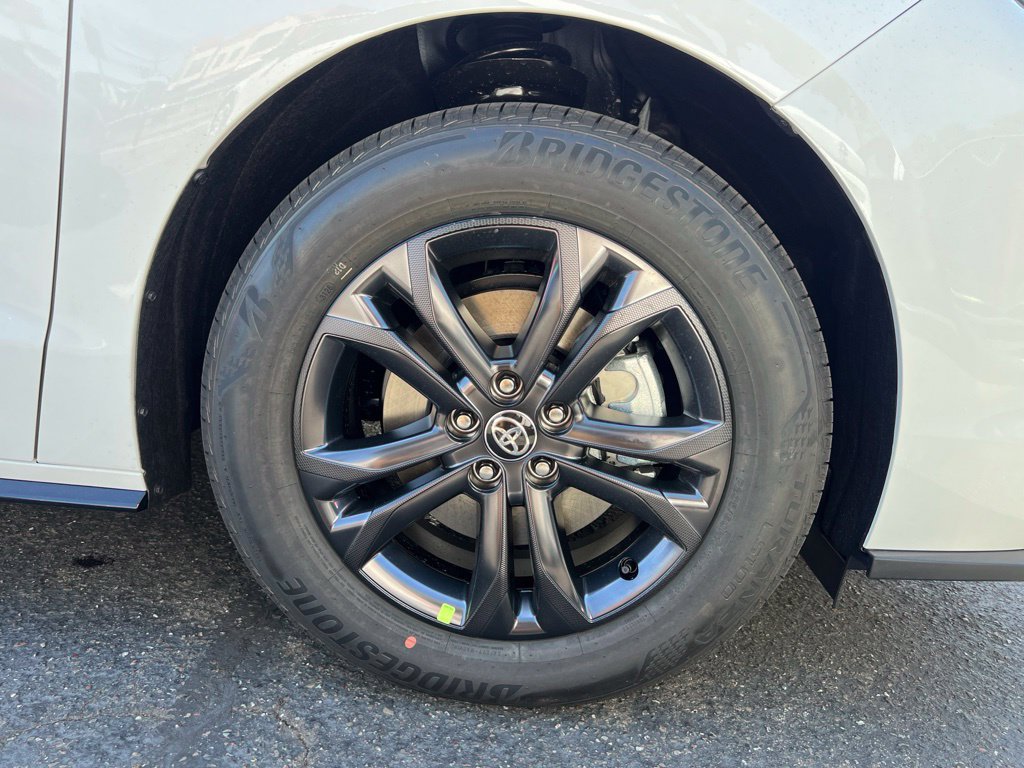 New 2026 Toyota Sienna XSE AWD/4WD image 6
