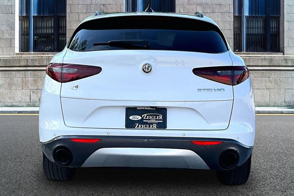 Used 2022 Alfa Romeo Stelvio Ti AWD/4WD image 4