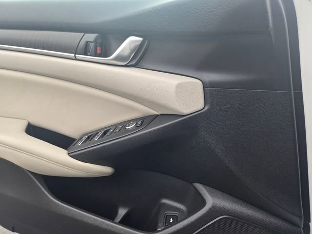 Used 2018 Honda Accord EX image 14