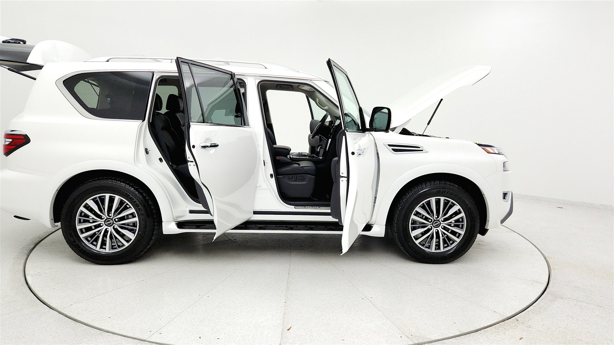 Used 2024 Nissan Armada SL w/ Captain's Chairs Package image 34