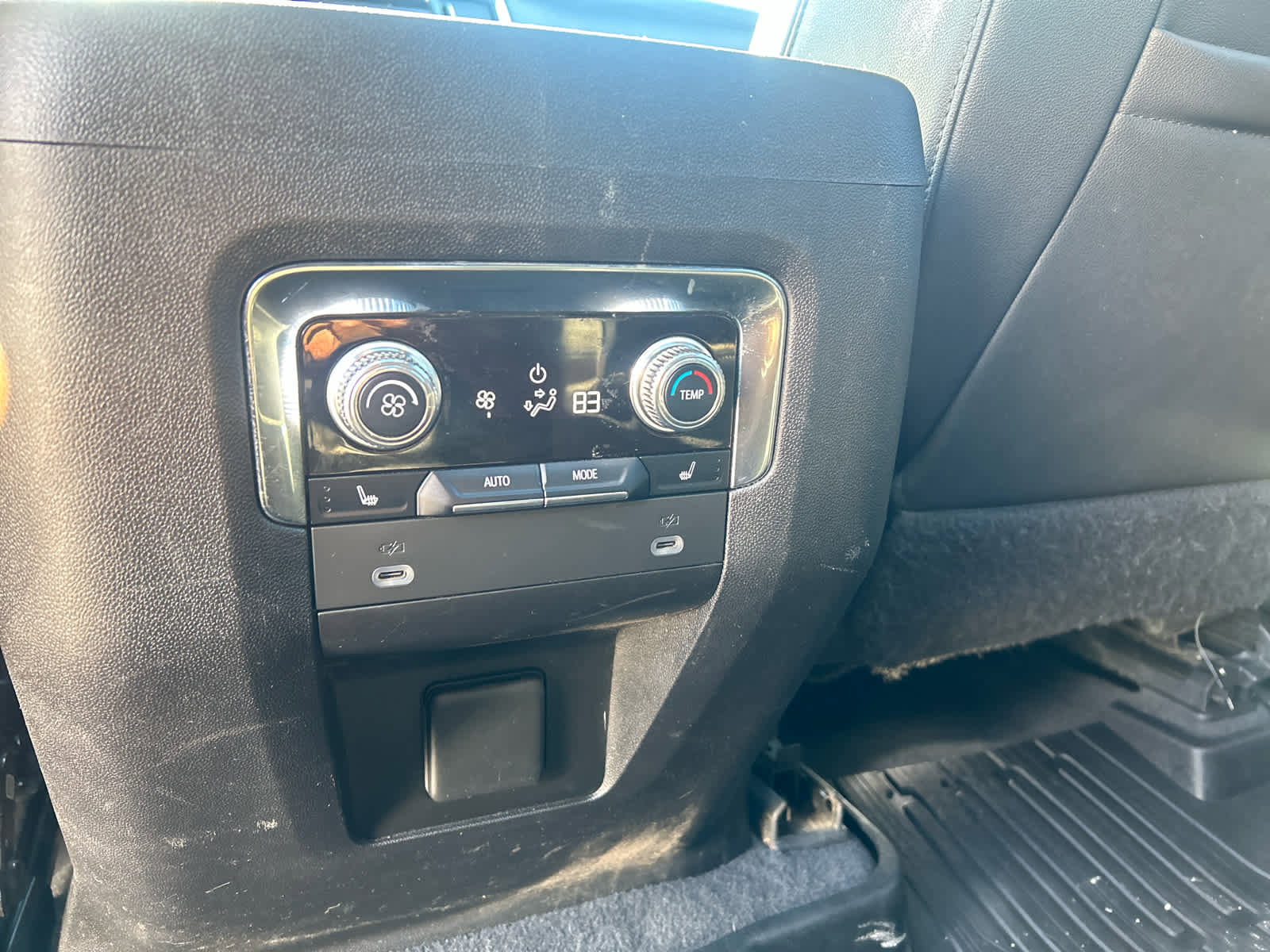 Certified 2022 GMC Yukon XL SLT w/ SLT Premium Package image 14