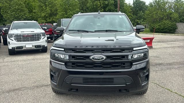 Used 2022 Ford Expedition Limited AWD/4WD image 6