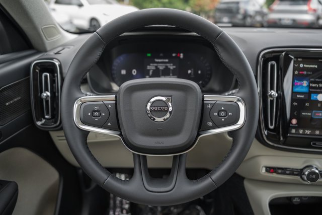 New 2026 Volvo XC40 B5 Ultra w/ Climate Package AWD/4WD image 32