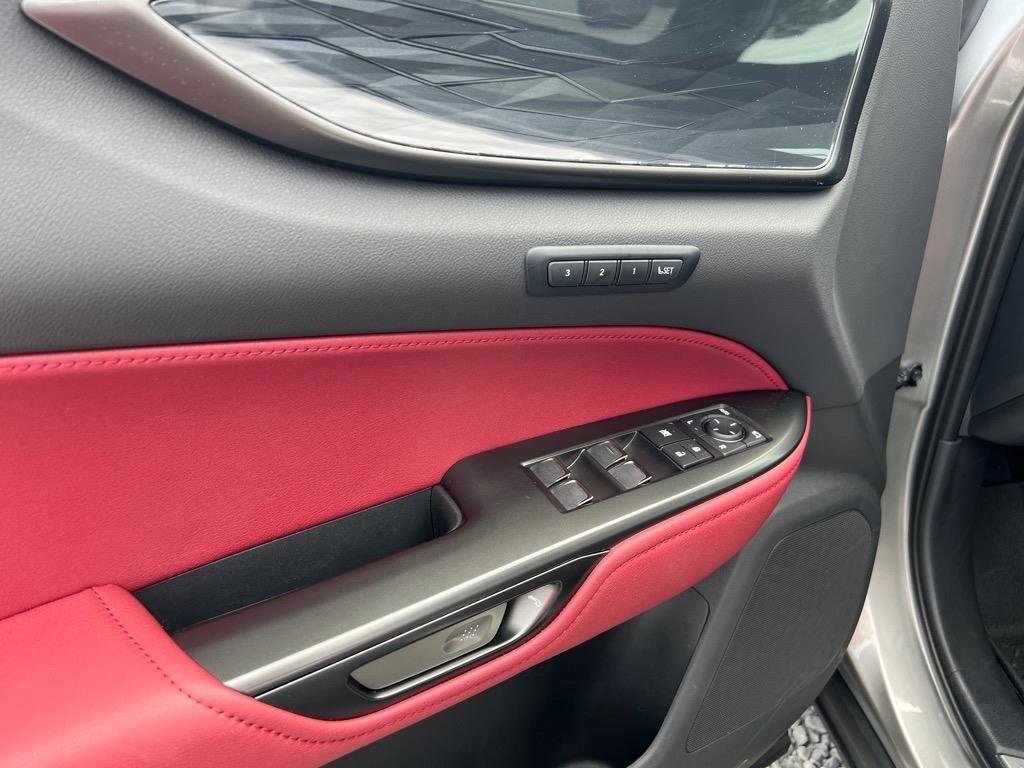 Used 2025 Lexus NX 250 FWD w/ Towing Package (2000 Lbs) image 11