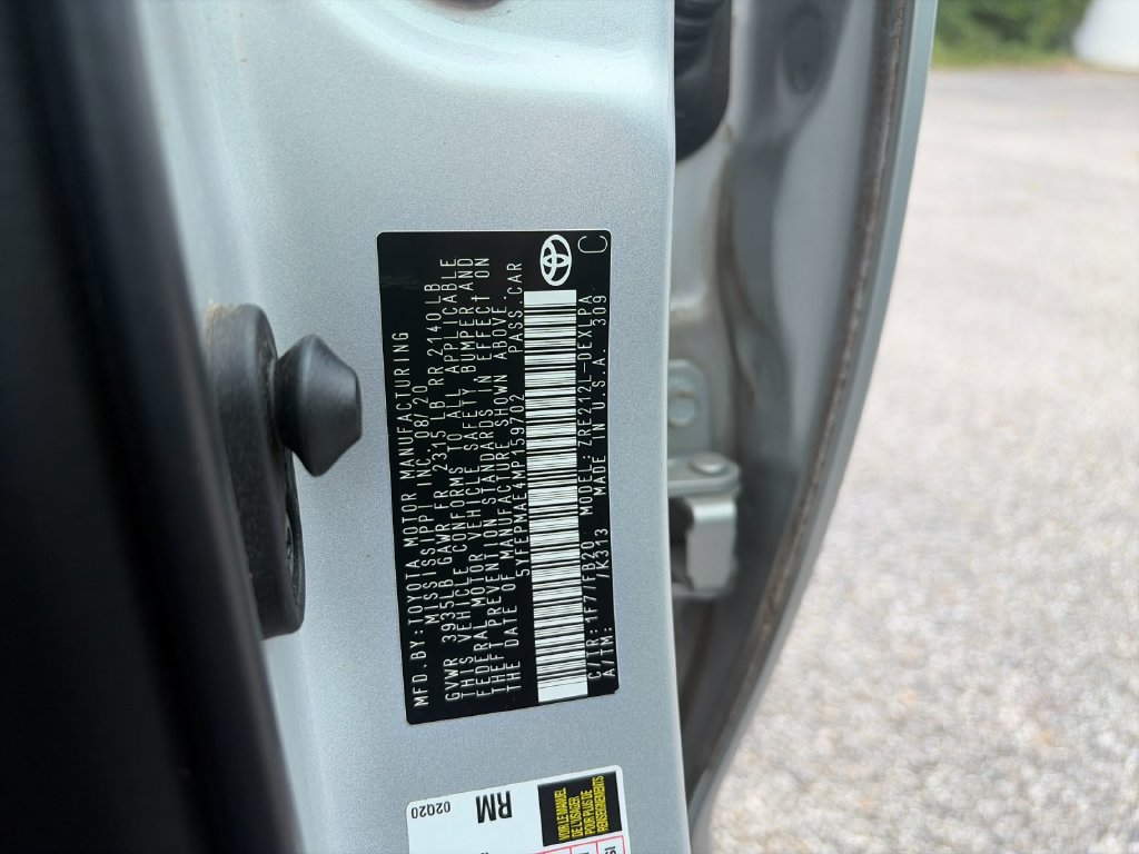 Used 2021 Toyota Corolla LE FWD image 34