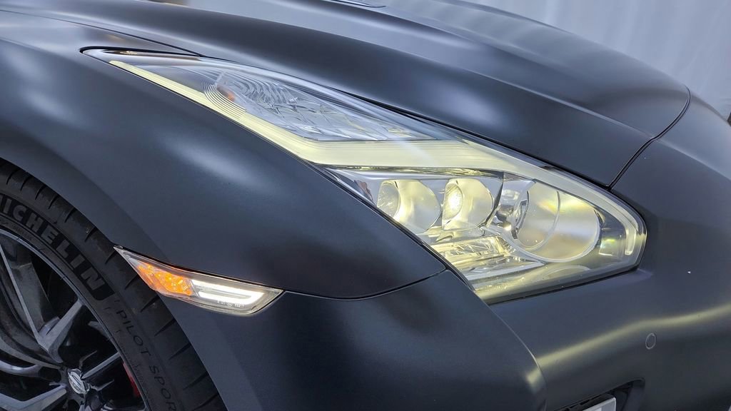 Used 2019 Nissan GT-R AWD/4WD image 38