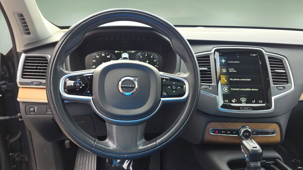 Used 2021 Volvo XC90 T6 Momentum w/ Climate Package image 21