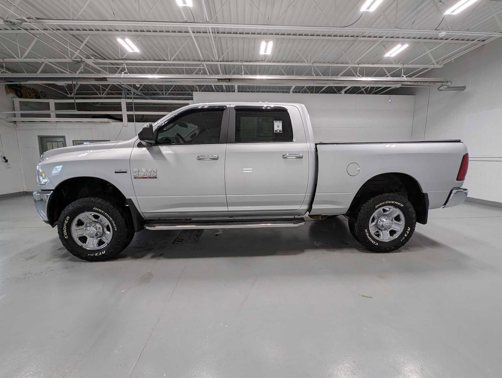 Used 2018 RAM 2500 SLT image 12