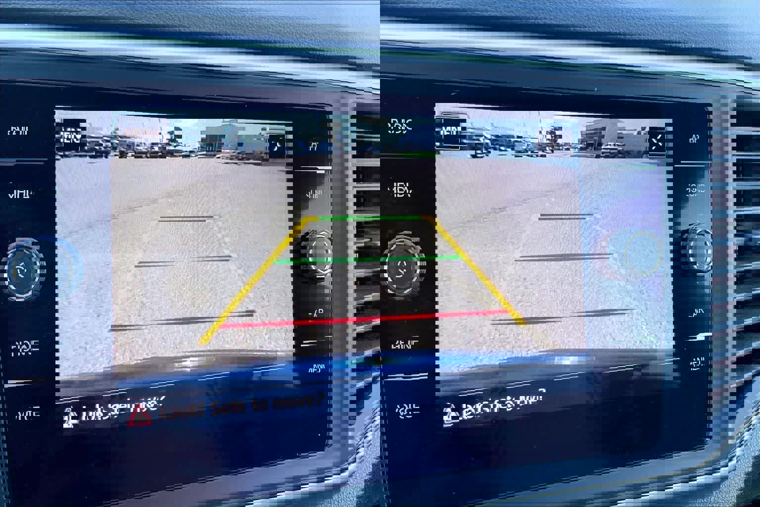 Used 2020 Volkswagen Atlas Cross Sport SE AWD/4WD image 27