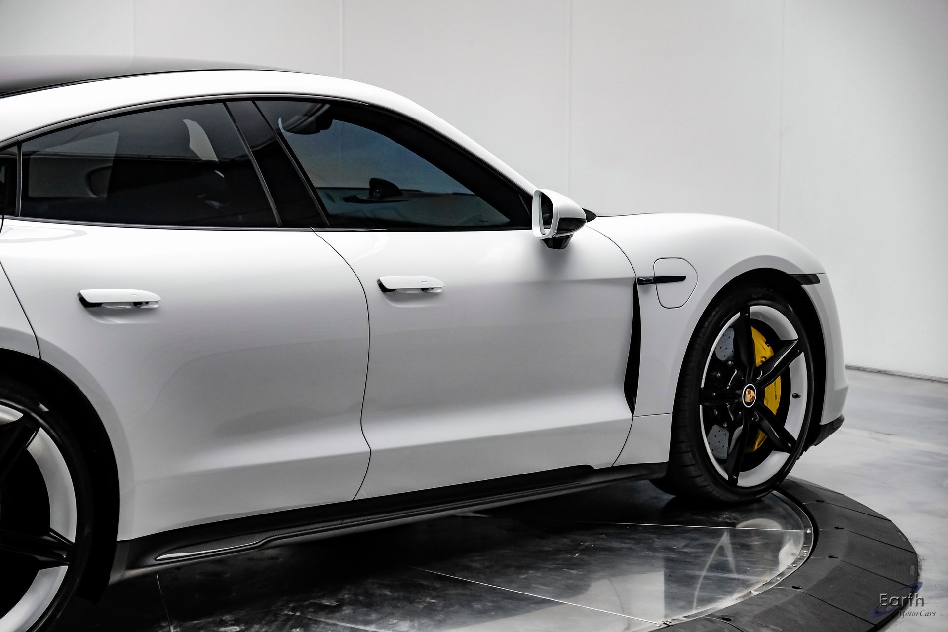 Used 2020 Porsche Taycan Turbo S image 15