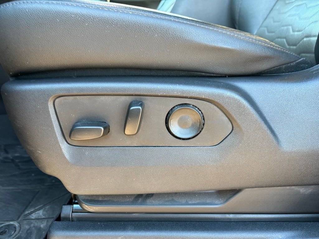 Used 2022 Chevrolet Silverado 1500 ZR2 w/ Technology Package image 15