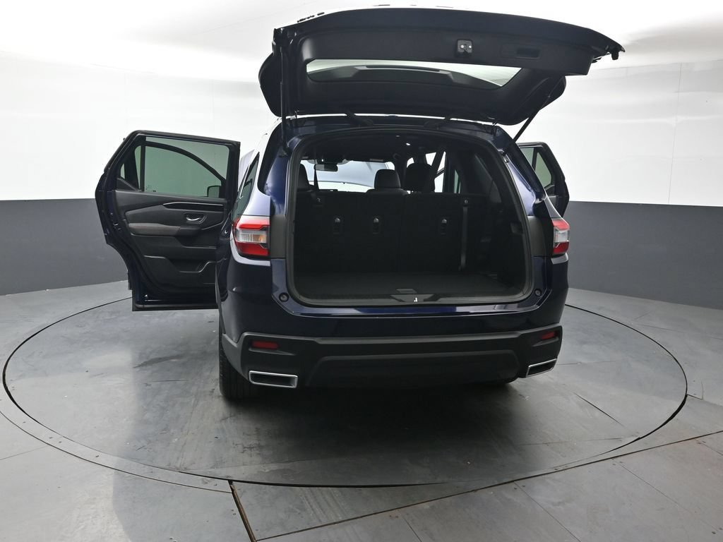 Used 2025 Honda Pilot Sport image 49