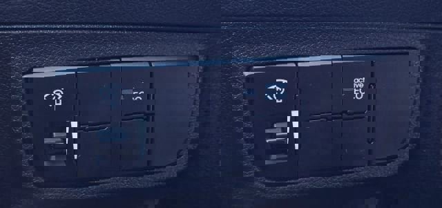 Used 2016 Hyundai Veloster Turbo image 17