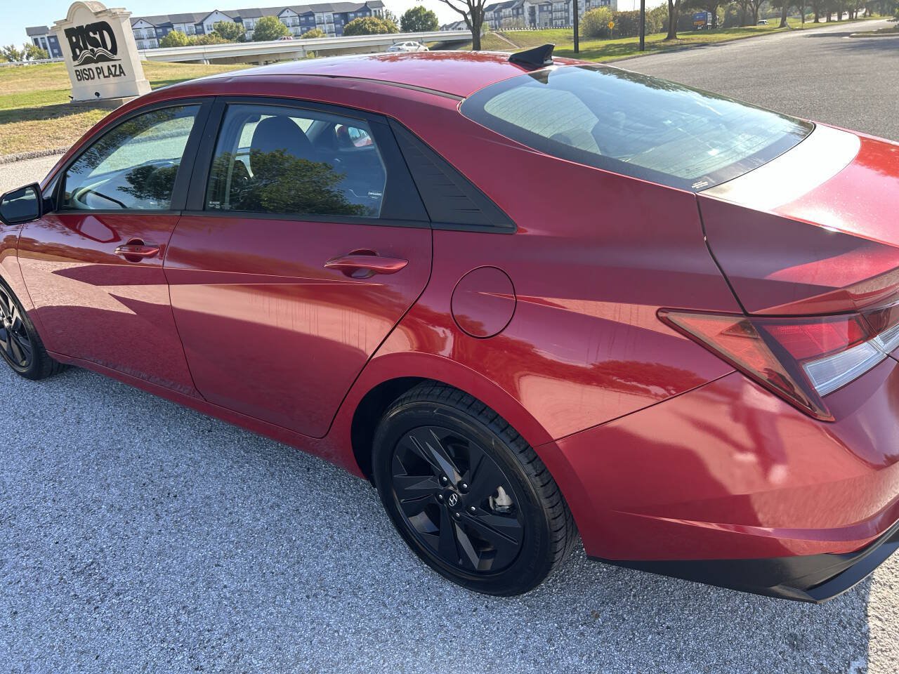 Used 2021 Hyundai Elantra SEL w/ Cargo Package FWD image 3