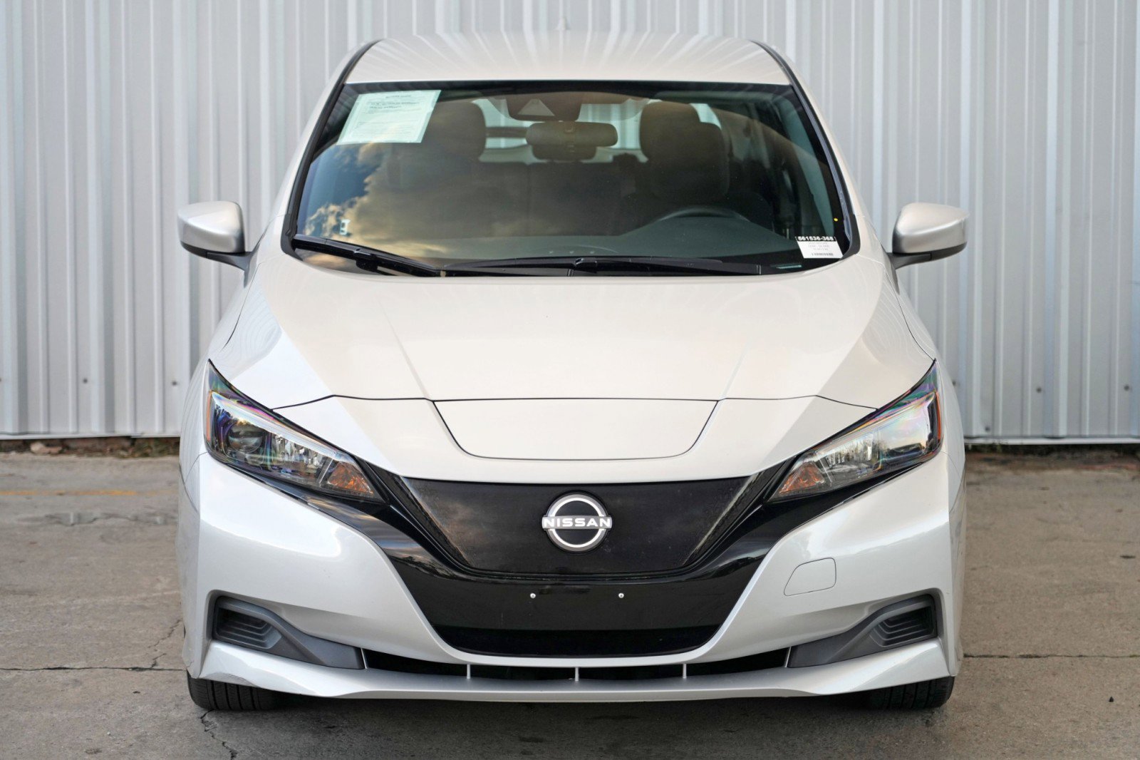 Used 2025 Nissan Leaf S image 40