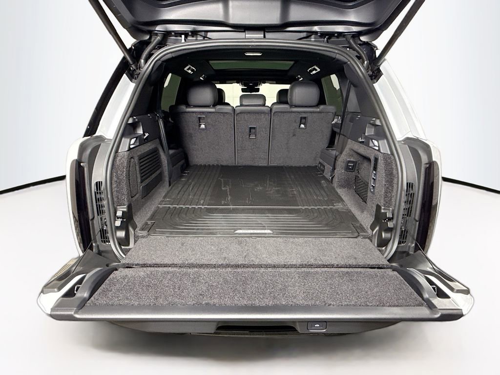 New 2026 Land Rover Range Rover Long Wheelbase SE image 29