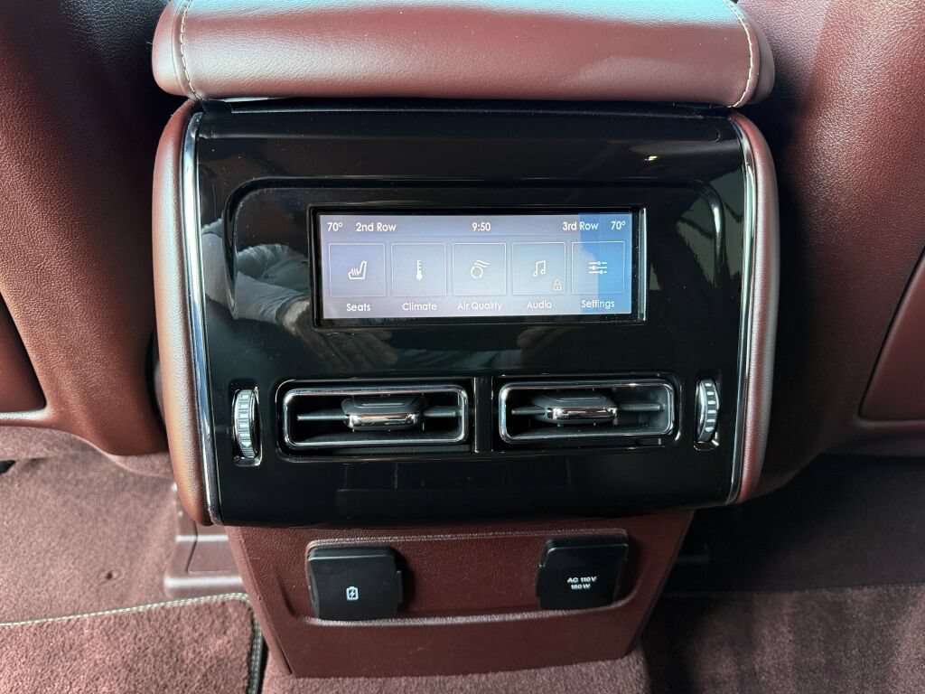 Used 2024 Lincoln Aviator Black Label w/ Dynamic Handling Package AWD/4WD image 39