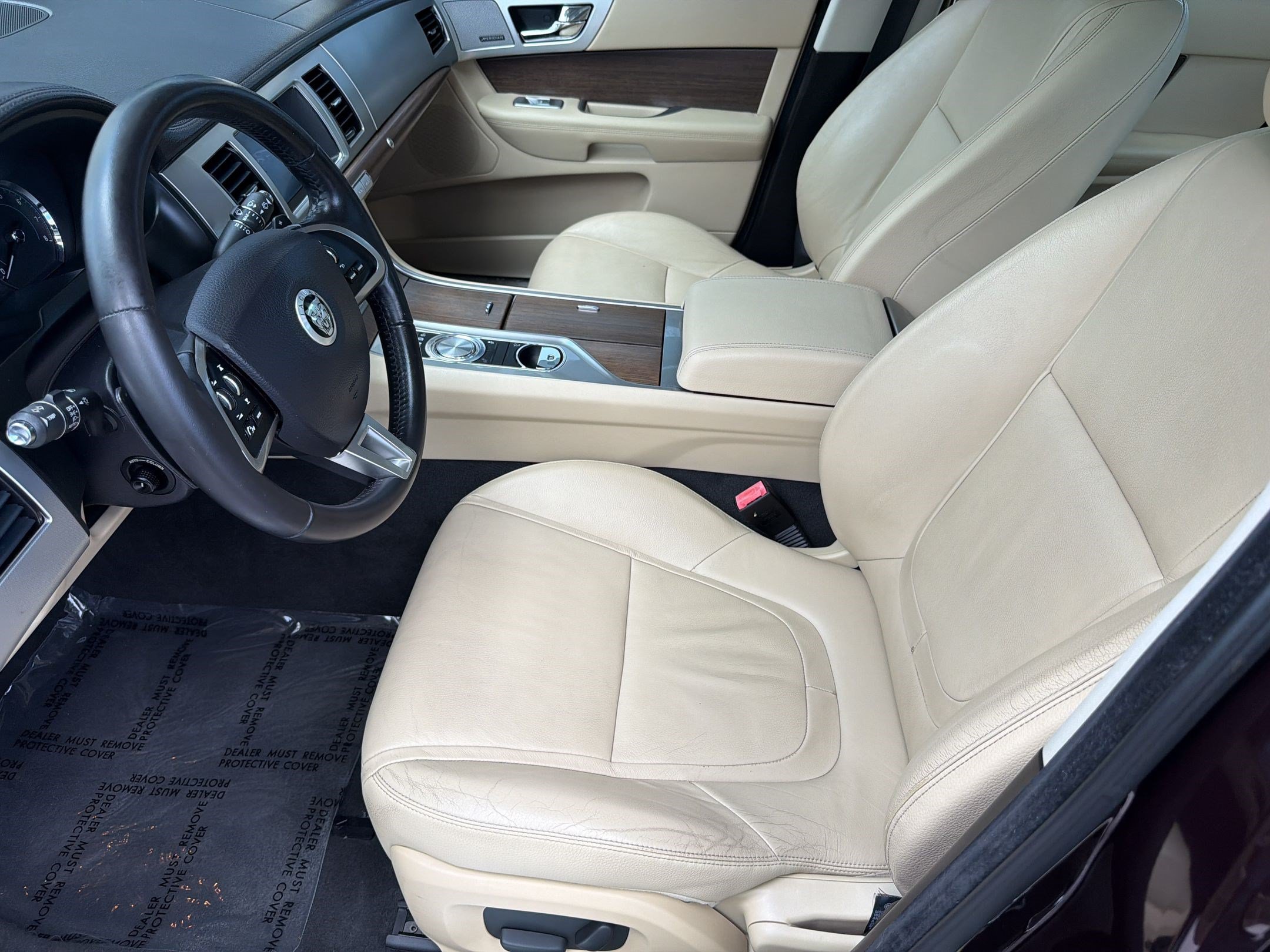 Used 2013 Jaguar XF RWD image 5