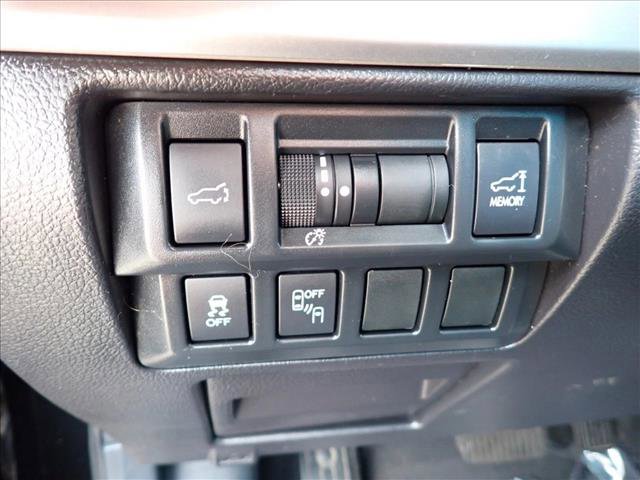 Used 2017 Subaru Outback 2.5i Limited image 18