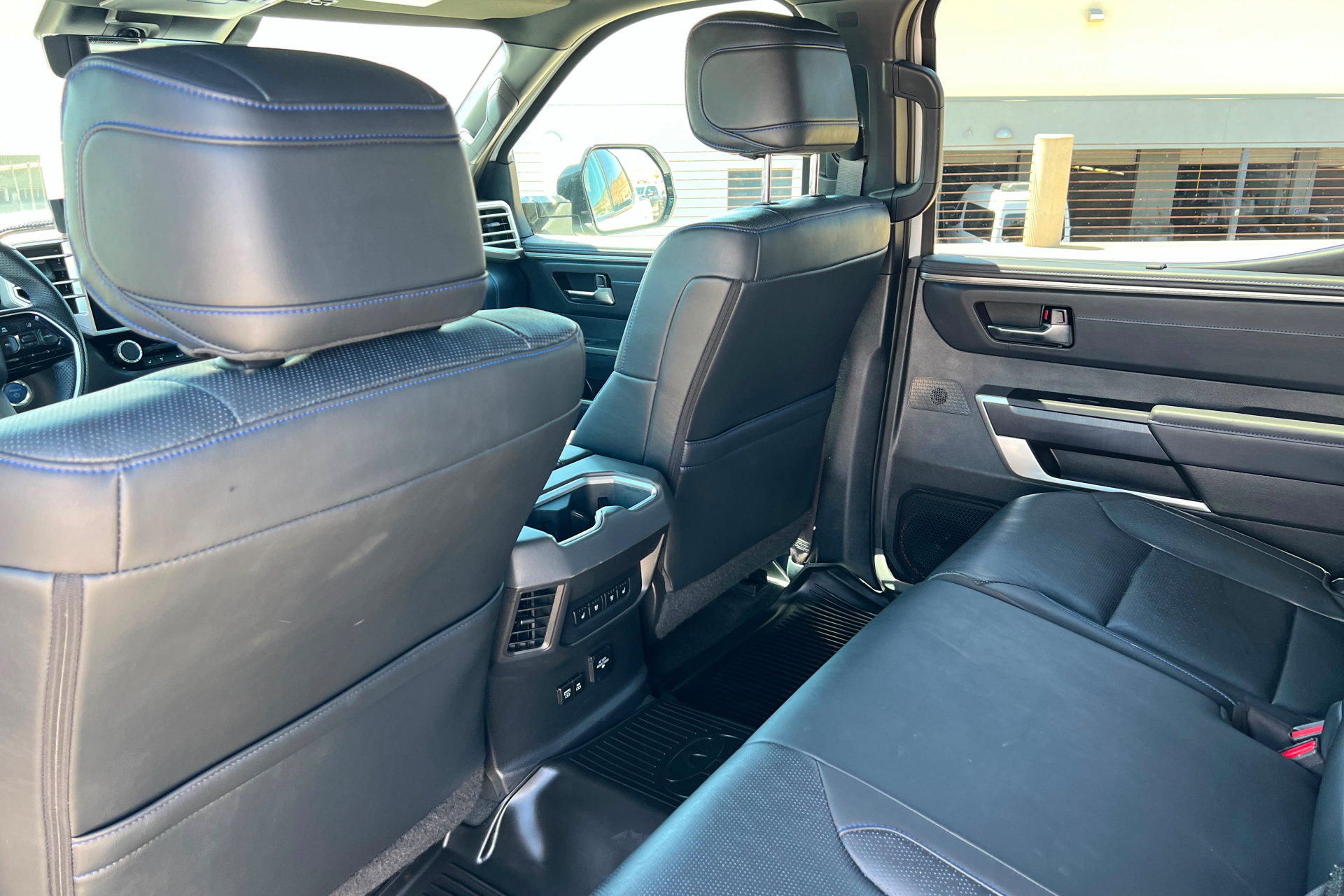 Used 2022 Toyota Tundra Platinum w/ Advanced Package AWD/4WD image 20