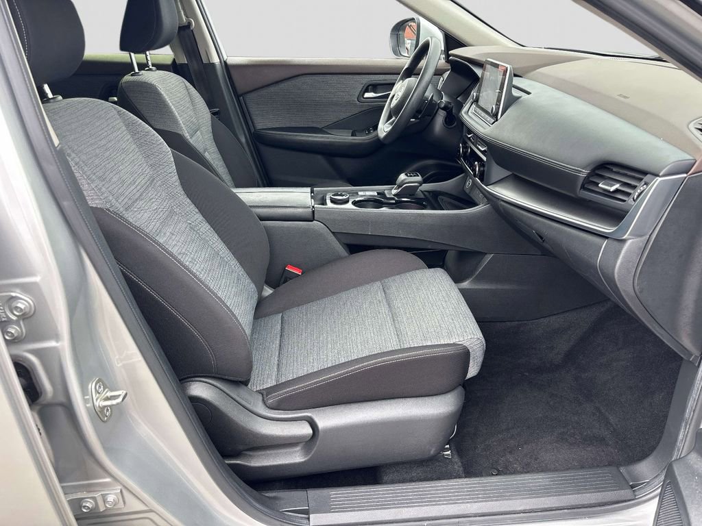 Used 2023 Nissan Rogue SV image 14