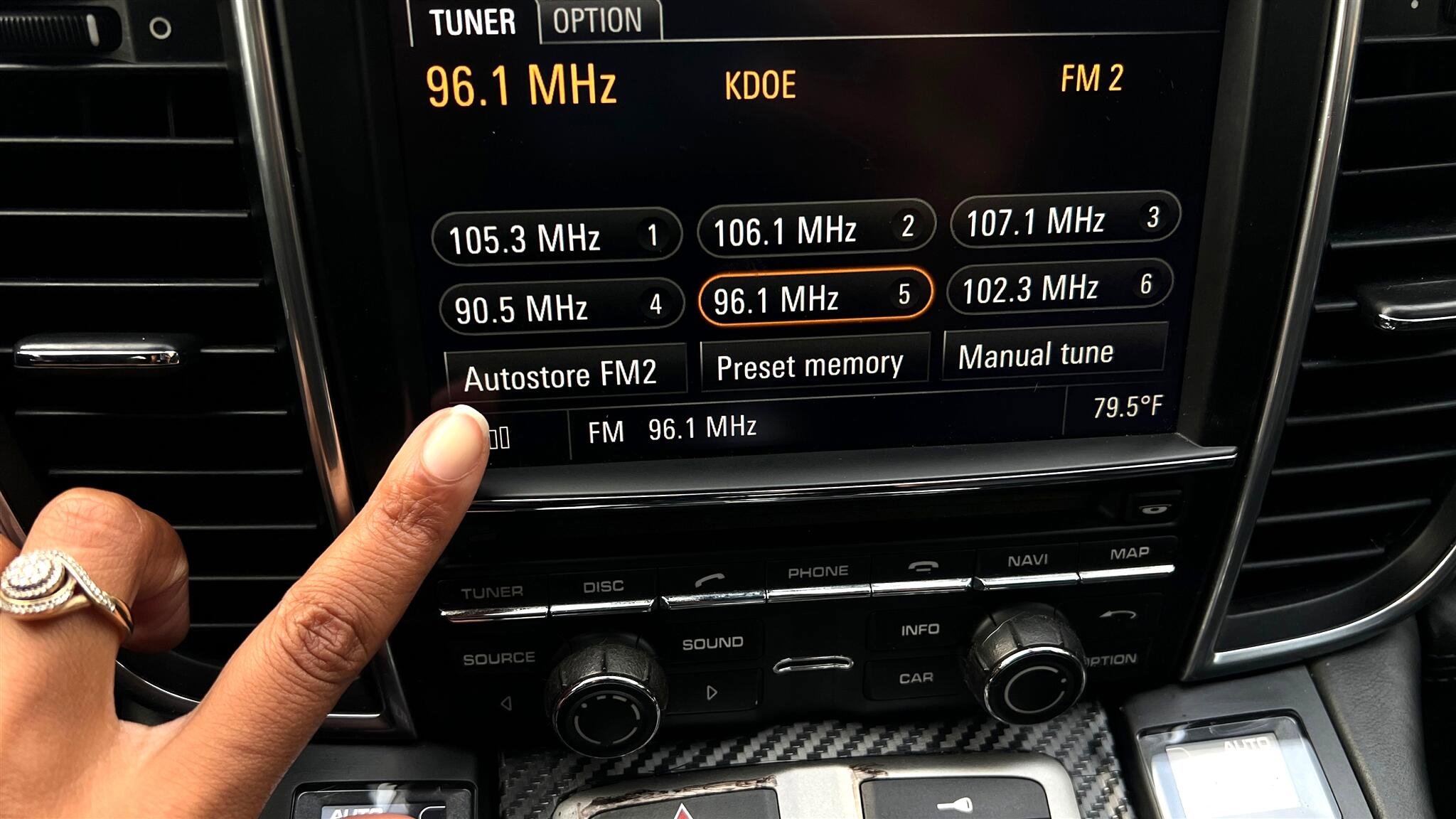 Used 2010 Porsche Panamera 4S image 30