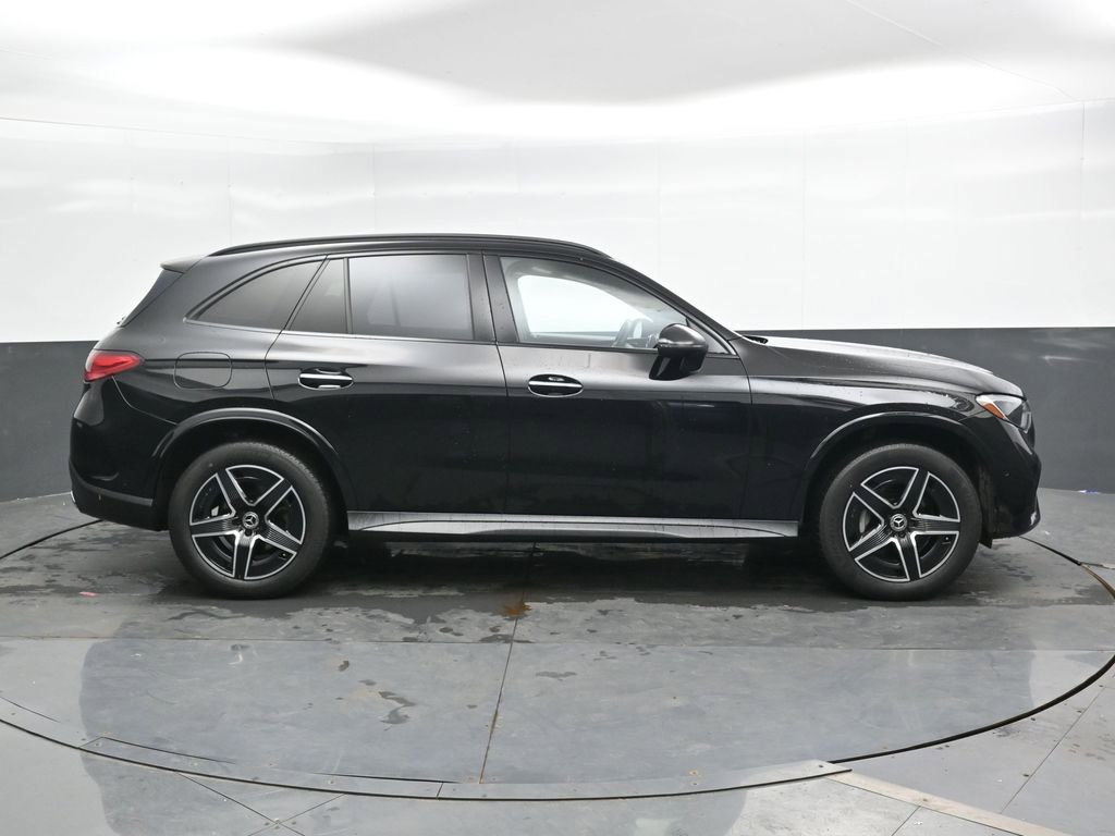Used 2023 Mercedes-Benz GLC 300 image 3