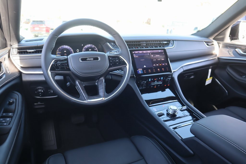 New 2025 Jeep Grand Cherokee L Overland w/ Luxury Tech Group IV image 2