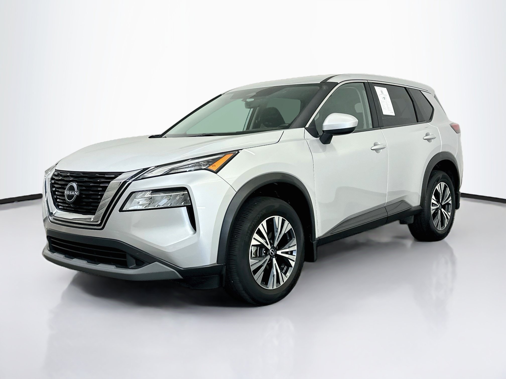 Used 2023 Nissan Rogue SV AWD/4WD image 3
