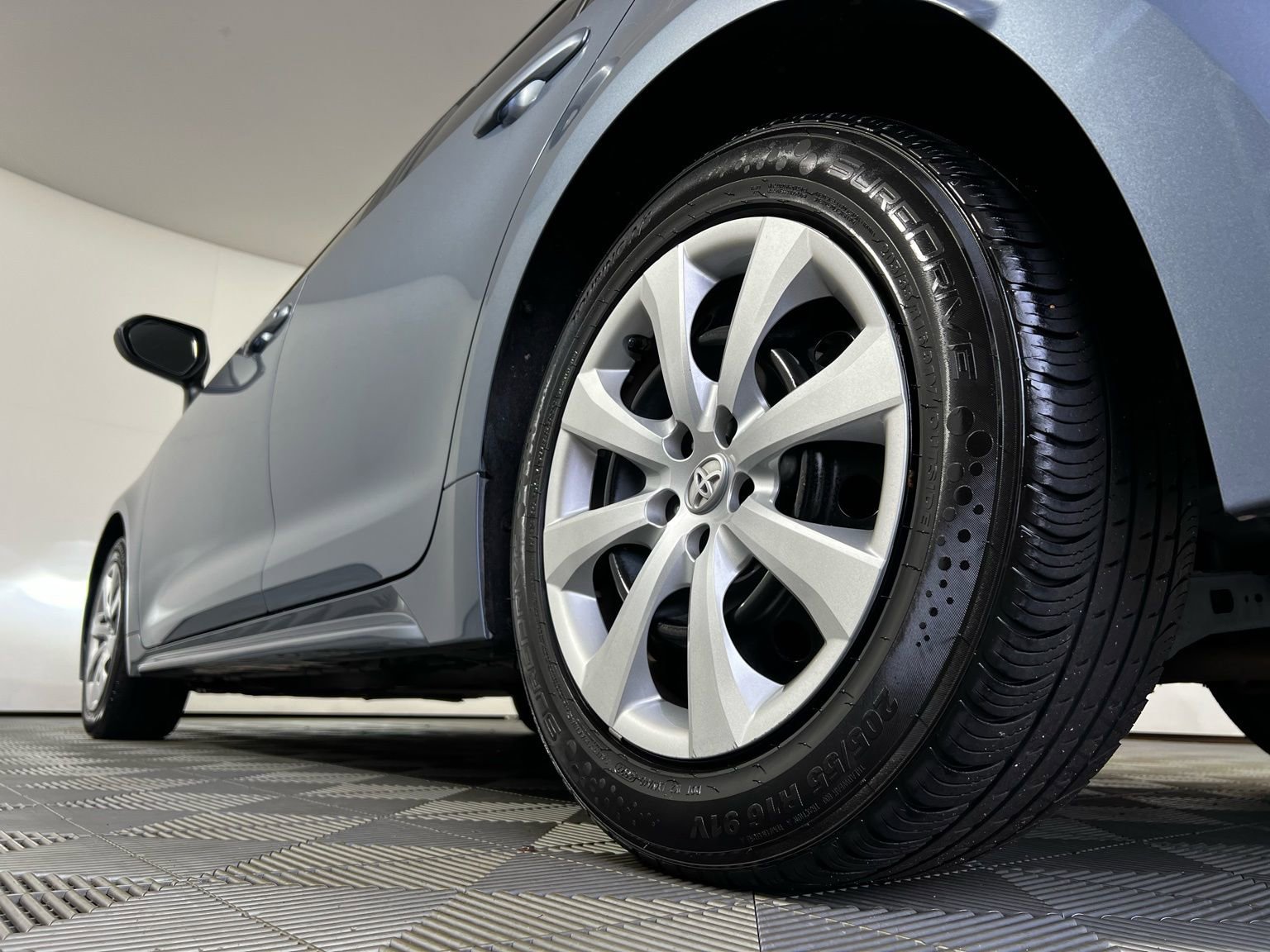 Used 2021 Toyota Corolla LE image 20