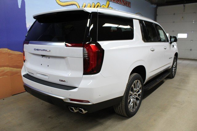 New 2026 GMC Yukon XL Denali image 4