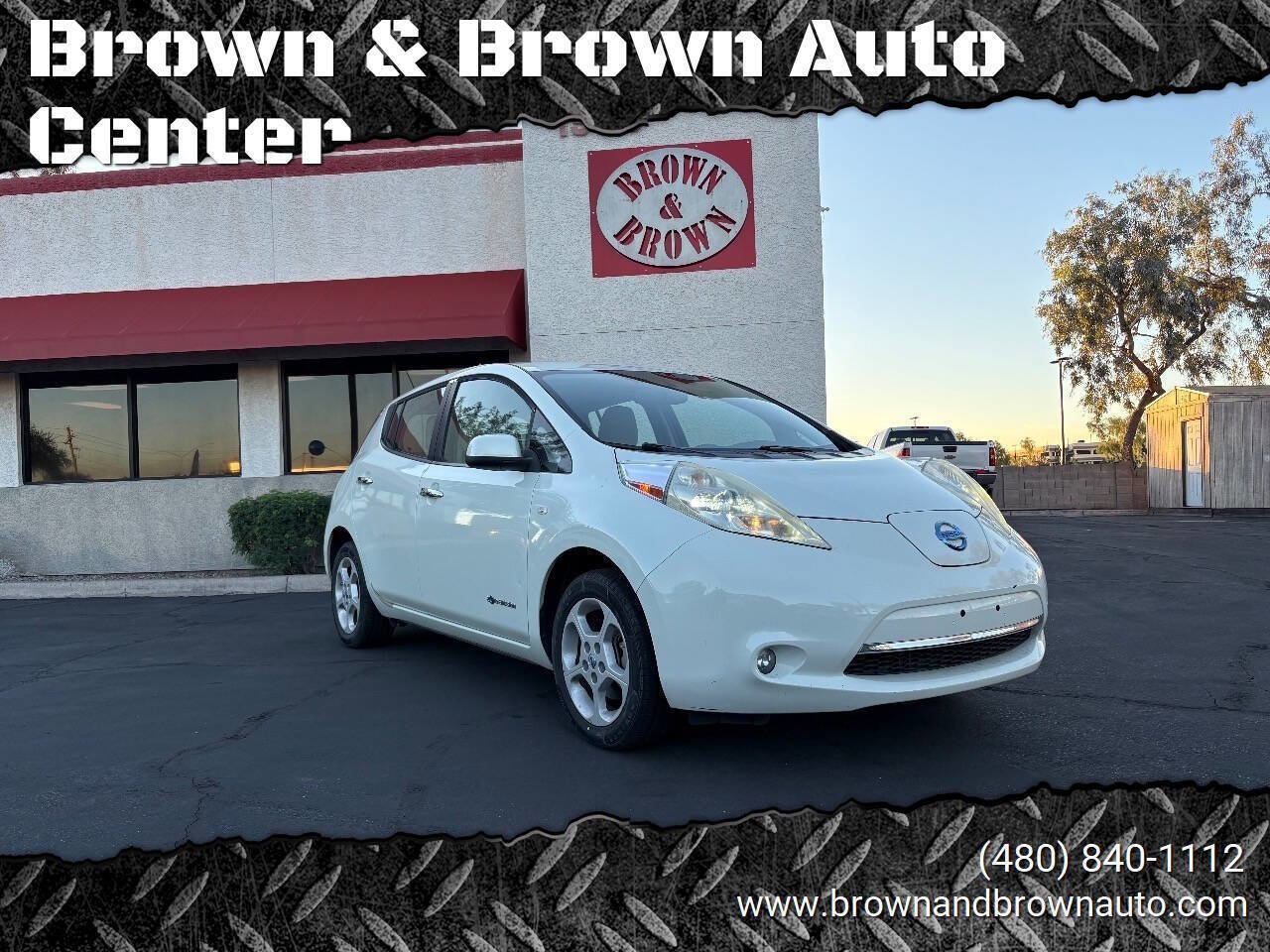 Used 2011 Nissan Leaf SL image 1