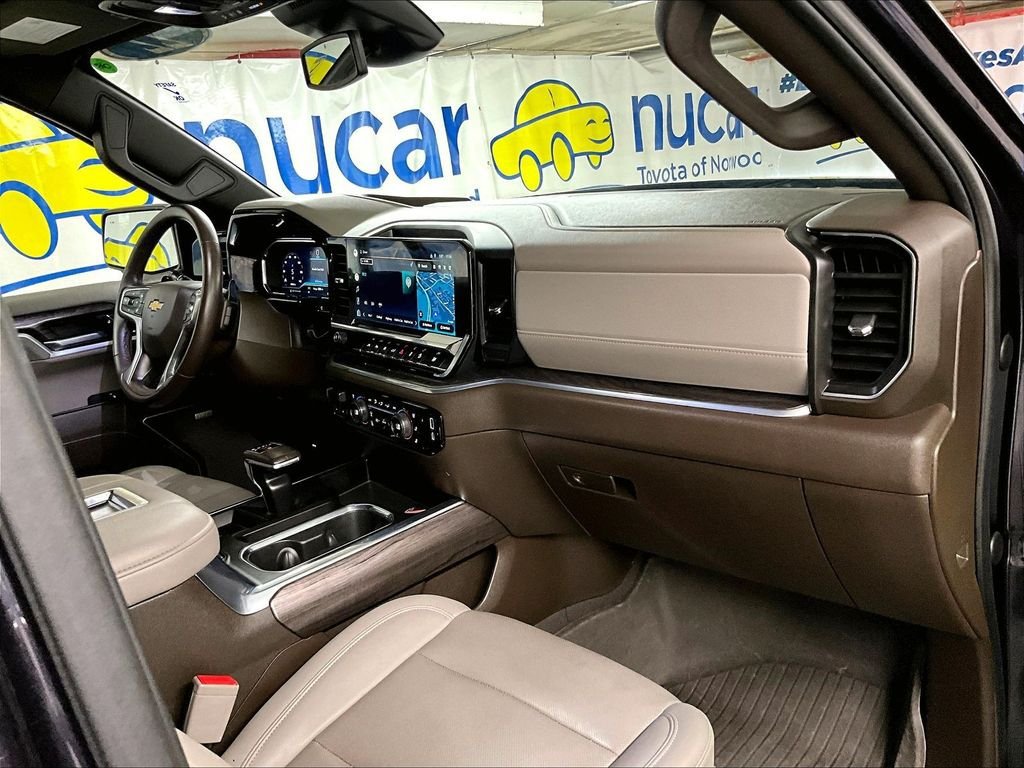 Used 2022 Chevrolet Silverado 1500 LTZ w/ LTZ Premium Package AWD/4WD image 14