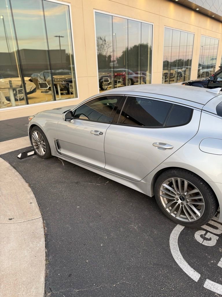 Used 2018 Kia Stinger image 3