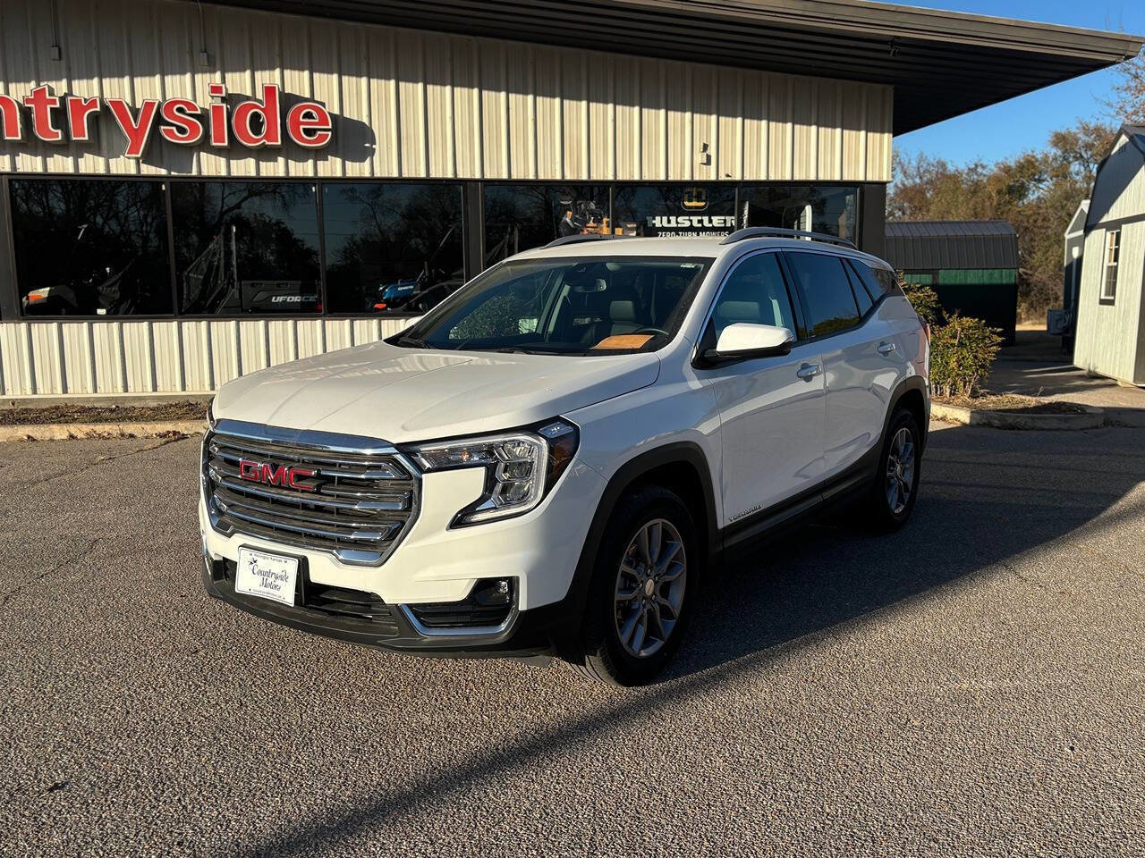 Used 2024 GMC Terrain SLT image 3