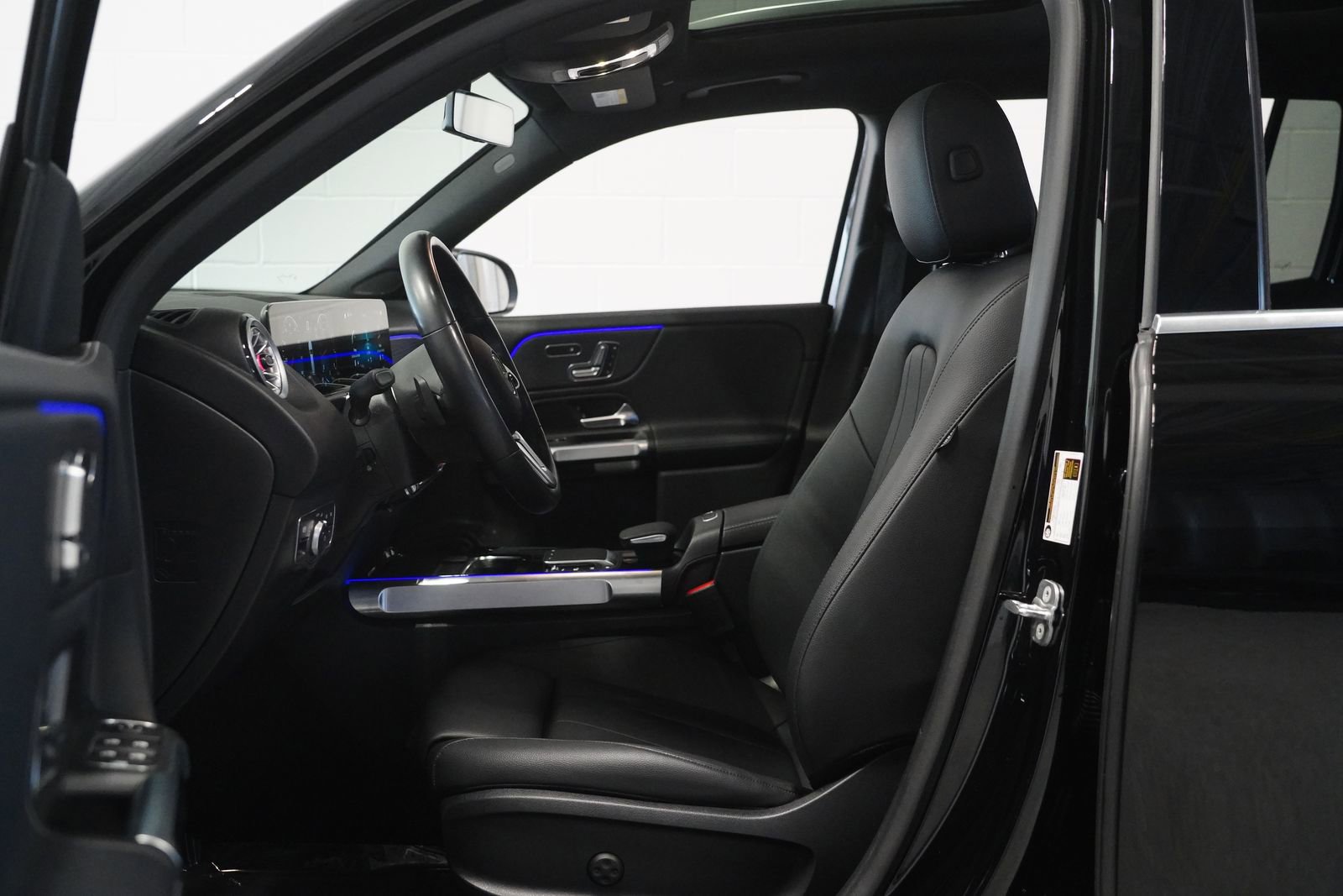 Used 2023 Mercedes-Benz GLB 250 4MATIC image 12