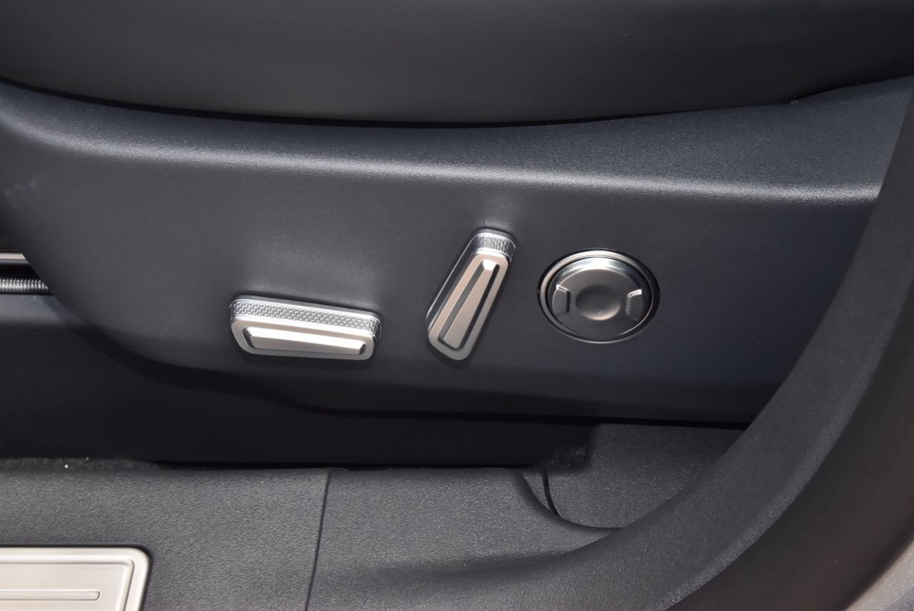 New 2026 Lincoln Nautilus Reserve AWD/4WD image 43