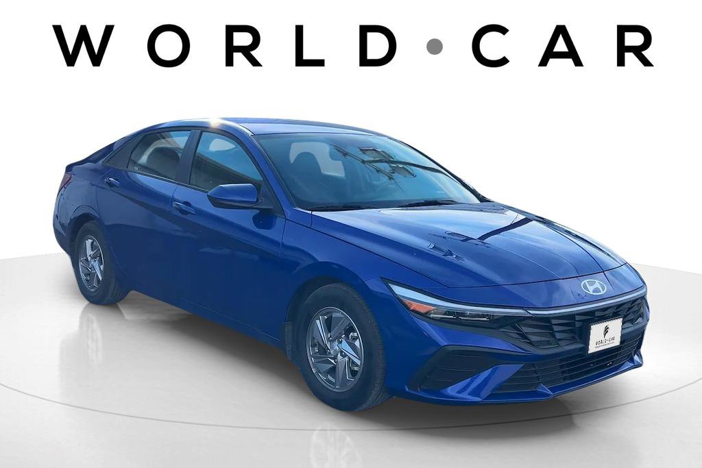 Certified 2025 Hyundai Elantra SE image 1