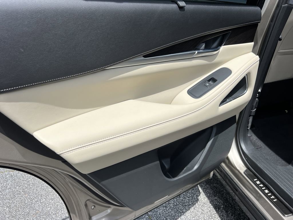 Used 2023 INFINITI QX60 Sensory w/ Vision Package AWD/4WD image 18