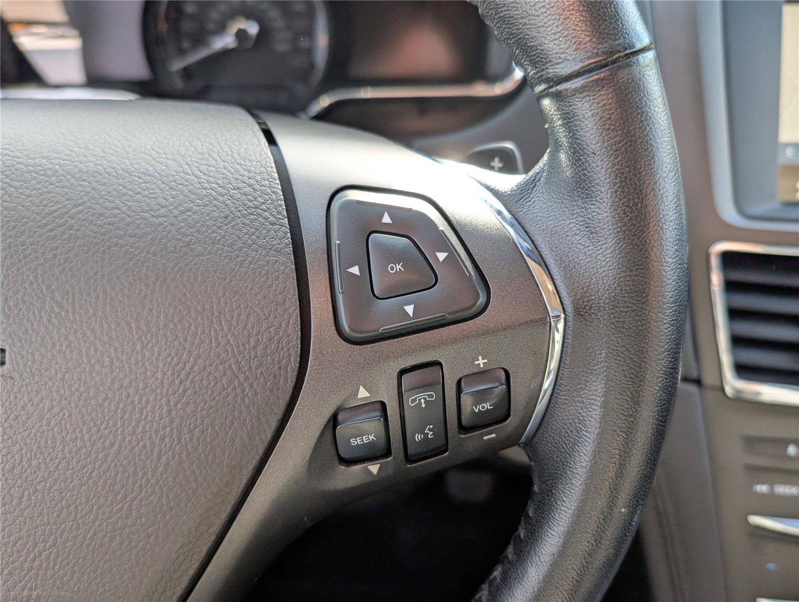 Used 2019 Lincoln MKT AWD image 22