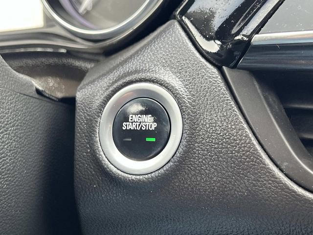 Used 2019 Buick Envision Essence FWD image 31