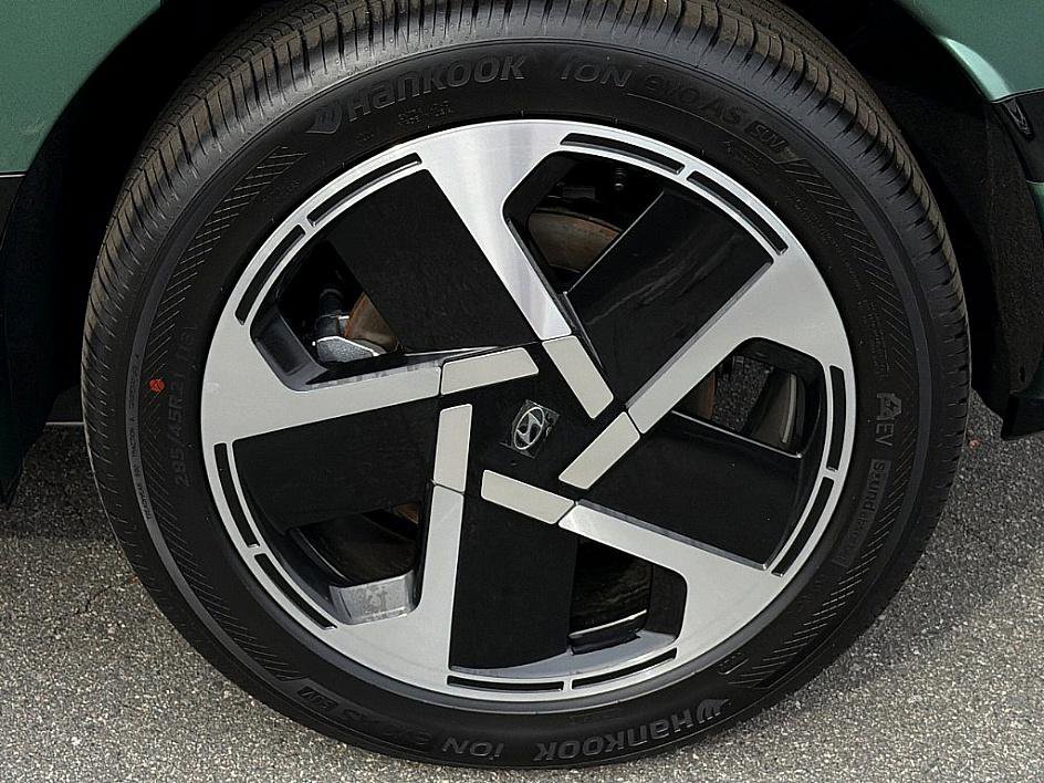 New 2026 Hyundai Ioniq 9 Calligraphy image 5