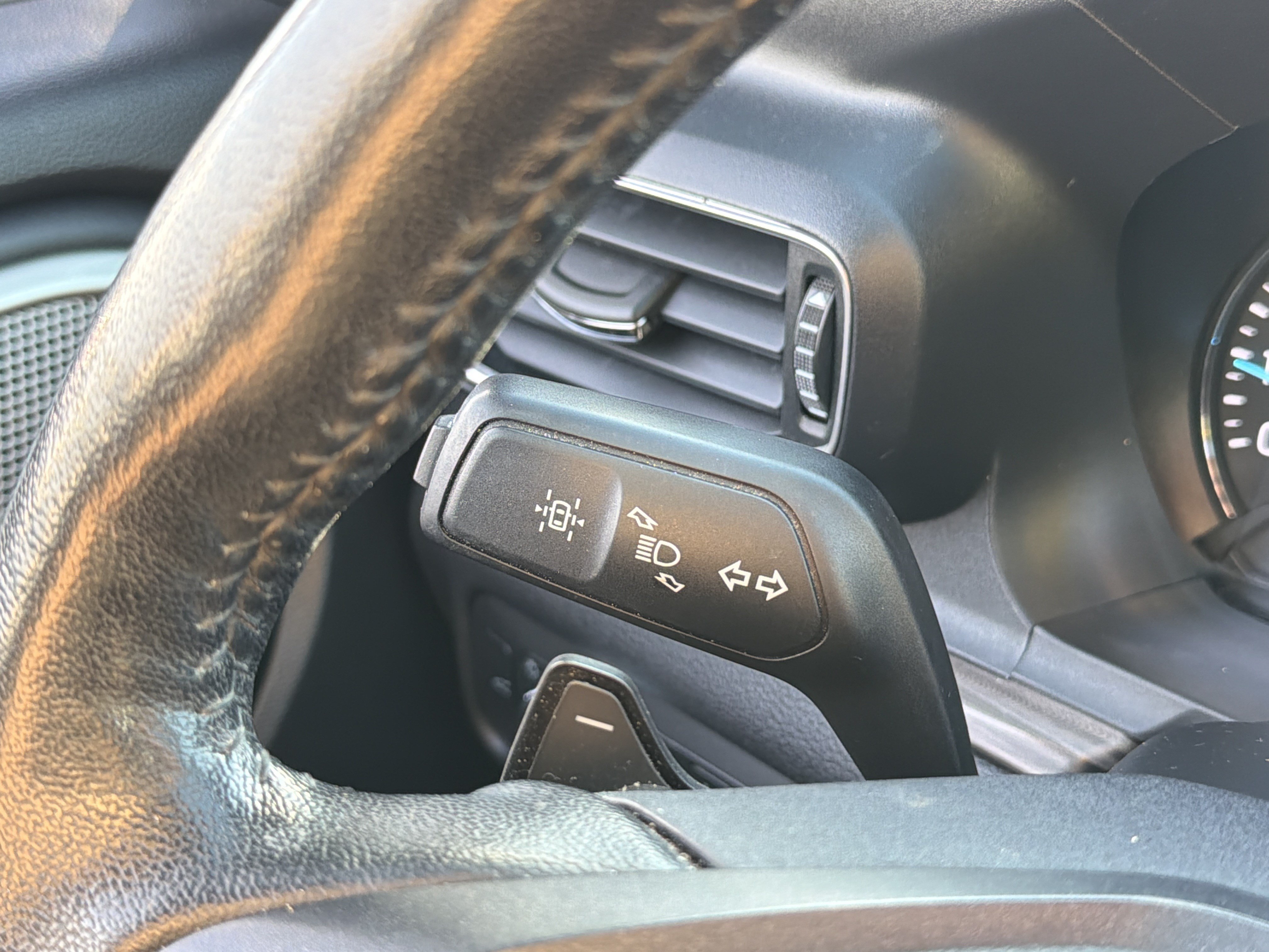 Used 2020 Ford Explorer Limited AWD/4WD image 18