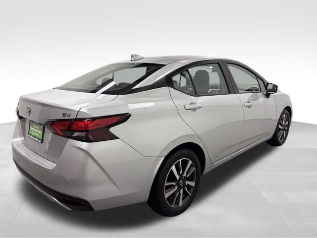 Used 2022 Nissan Versa SV image 7