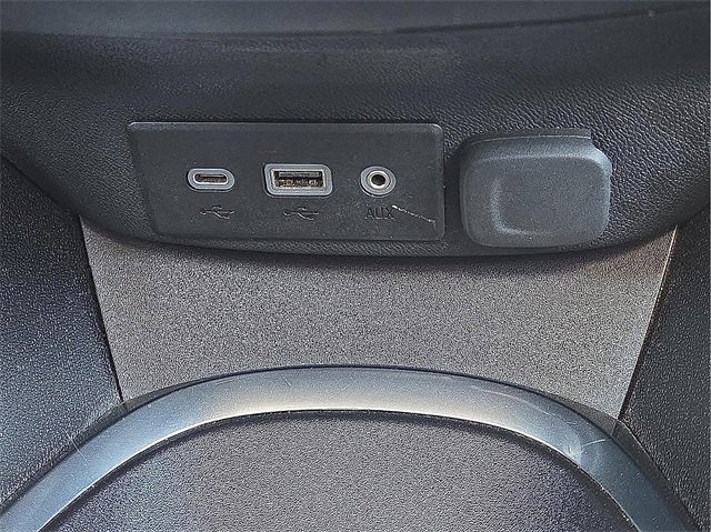 Used 2022 Chevrolet Malibu LT image 17