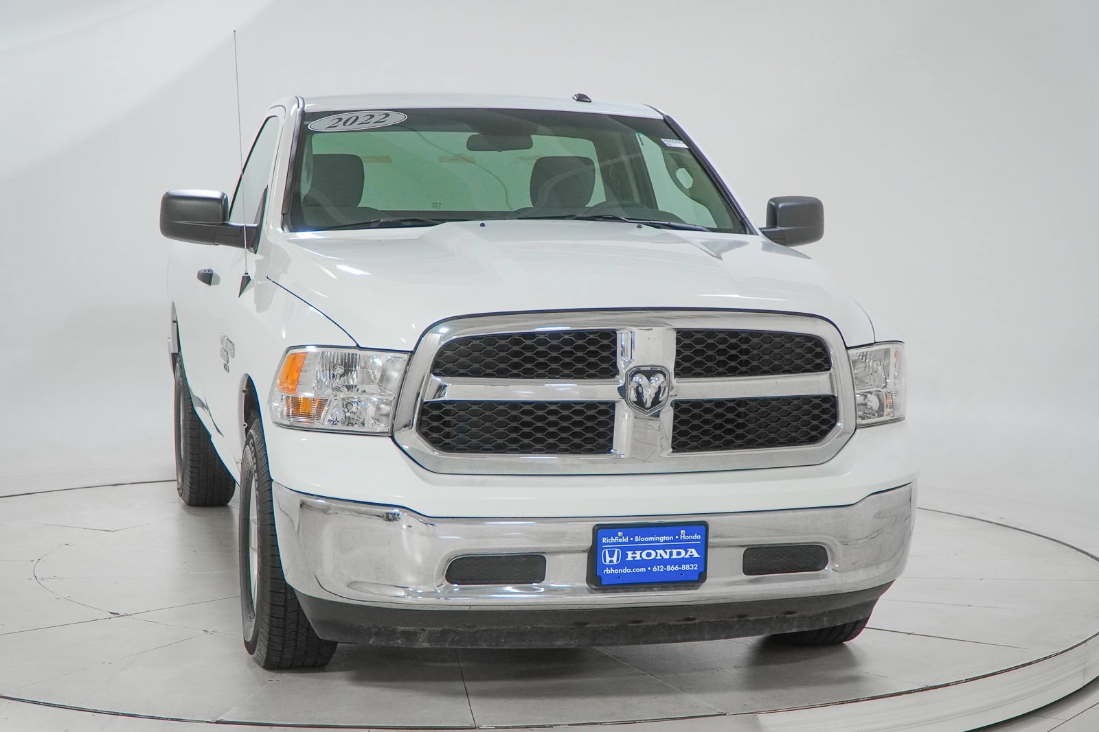 Used 2022 RAM 1500 Classic SLT AWD/4WD image 16