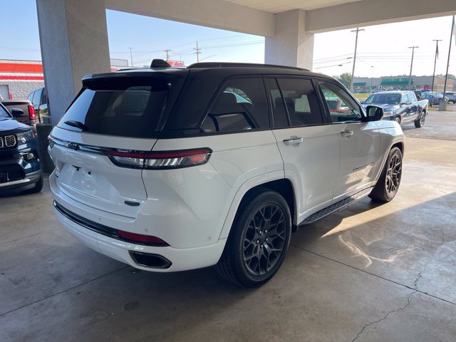 Used 2025 Jeep Grand Cherokee Summit w/ Obsidian Package AWD/4WD image 5